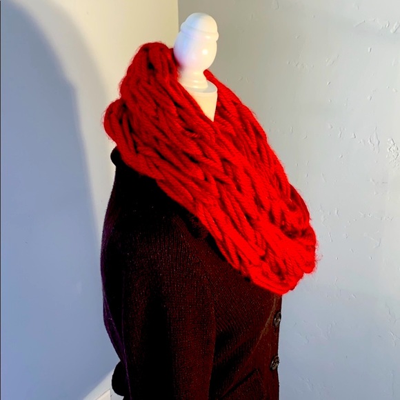 Hand knit shall - Picture 2 of 7